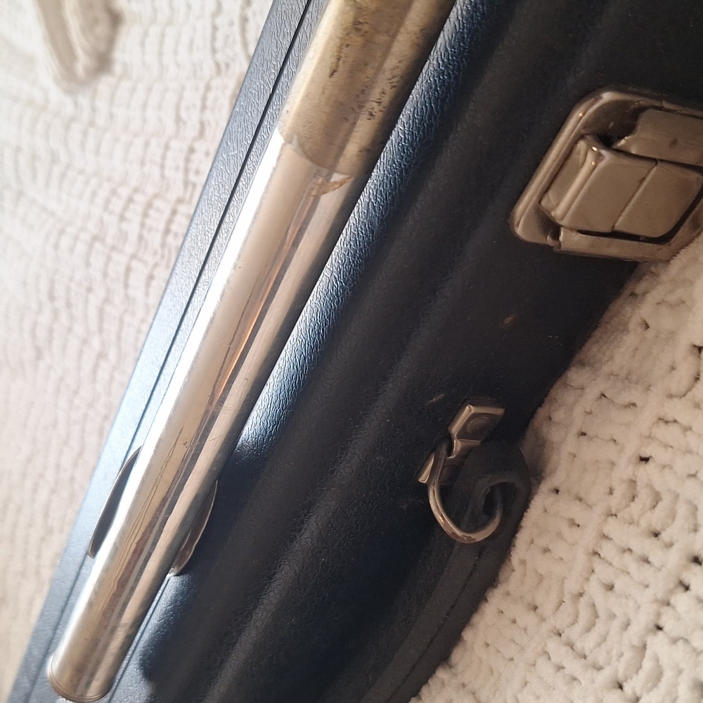Vintage Armstrong Flute Silver Flute with Case Needs Polishing & Servicing - Picture 6 of 16